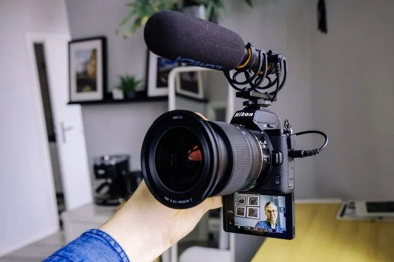 Jak wybrać idealny aparat do filmowania? Sprawdź najlepszy sprzęt dla siebie!