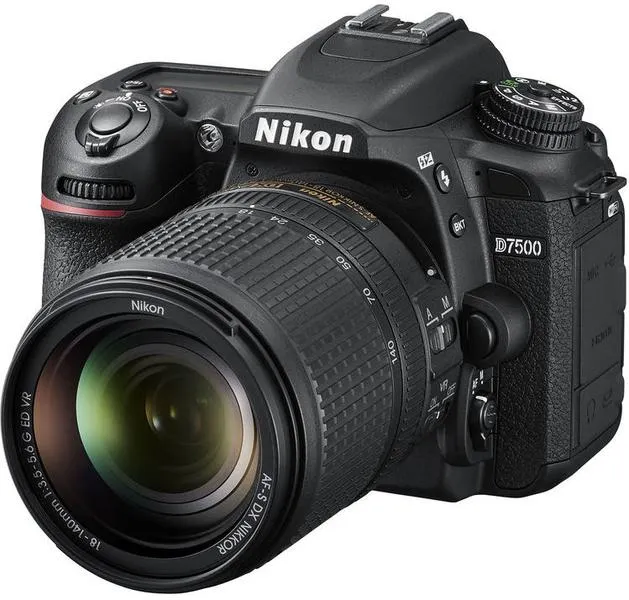 Lustrzanki cyfrowe Nikon